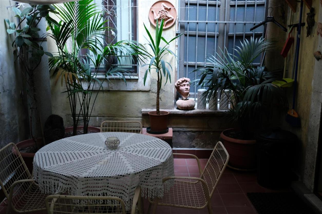 Palazzo La Via Appartement Catánia Buitenkant foto